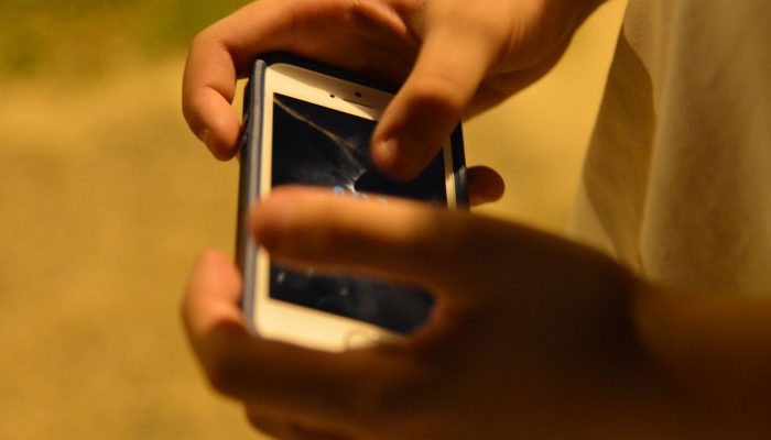 180515_-_jovem_celular_0829.jpg