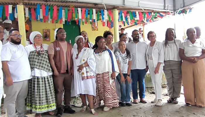 ato_em_memoria_de_mae_bernadete_pacifico.jpg