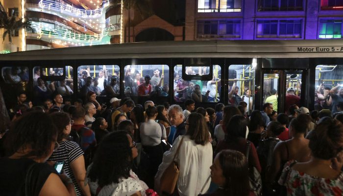 caos_na_cidade_08.jpg
