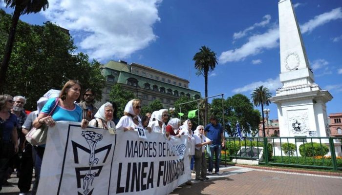 madres_de_la_plaza_de_mayo_telam-_archivo.jpg